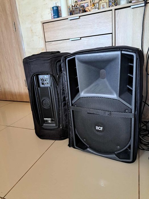 Vând boxe rcf 712 cu tot cu huse