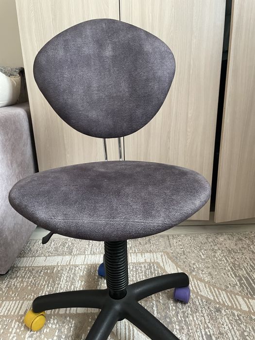 Продам детский стул