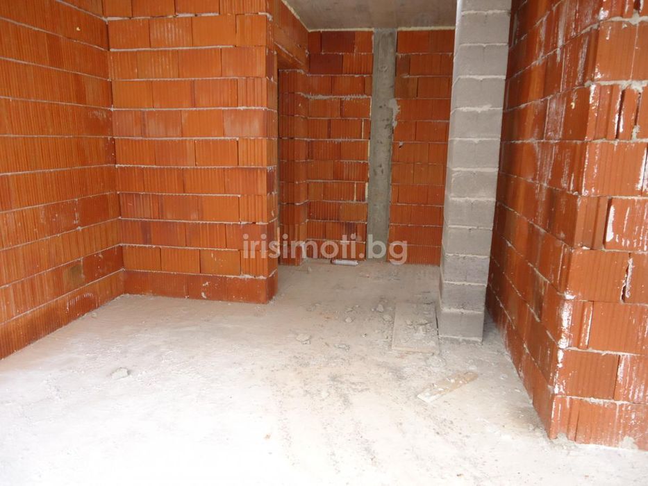 Продава се Тристаен апартамент в София, Студентски град - 141 кв.м за 1930 €/кв.м - Снимка #2