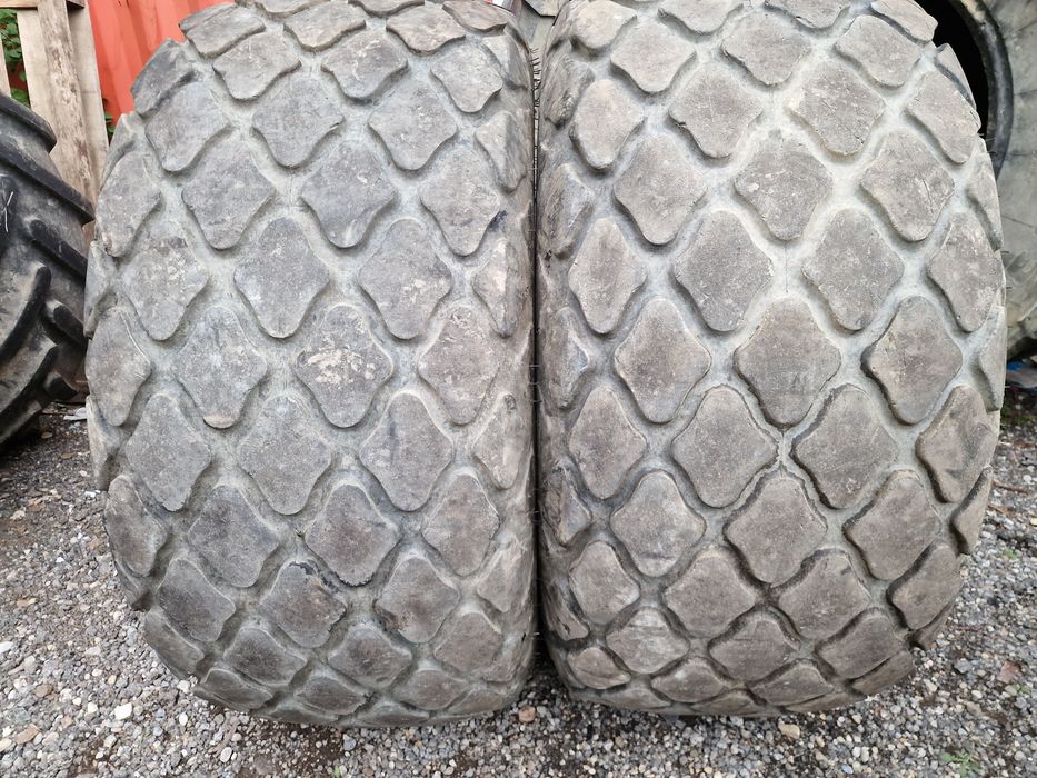 CAUCIUCURI compactor 23.1-26 marca Bomac, 12 ply