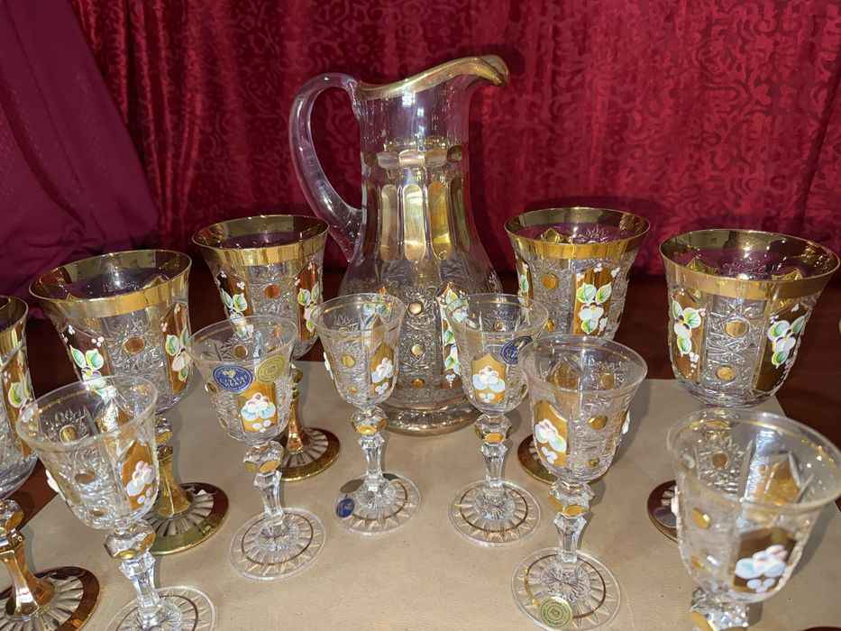 Графин и фкжеры и рюмки