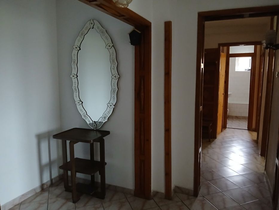 Inchiriez apartament 3 camere