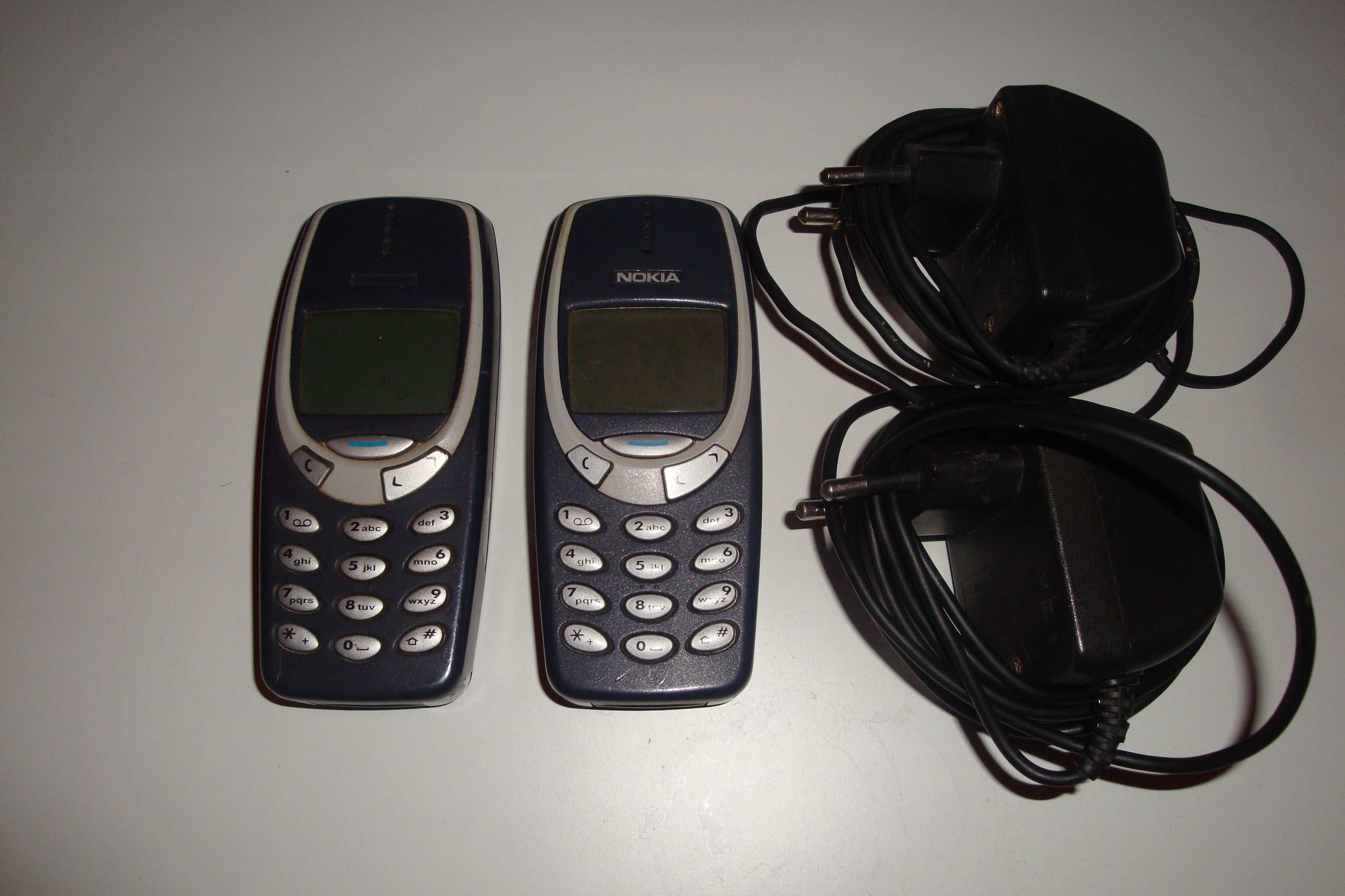 2 buc telefon Nokia 3310 cu incarcator pentru colectie