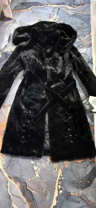 Продам НОВАЯ ШУБА мутон