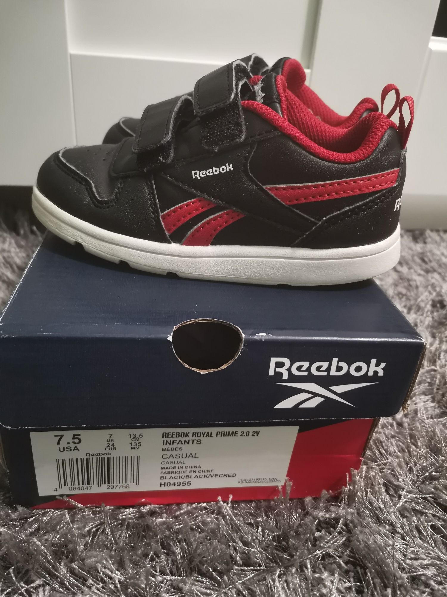 Adidasi Reebok, masura 24