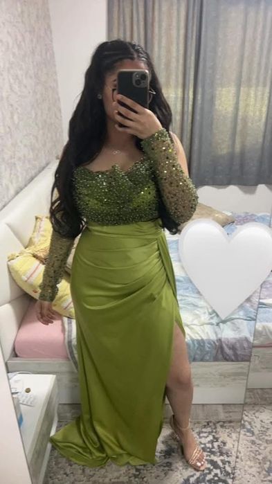 Официална зелена рокля
