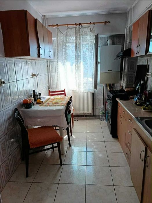 Apartament cu 4 camere decomandate