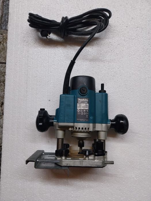 Freza de lemn MAKITA  RP  11110 C , made japan  de 1100 w