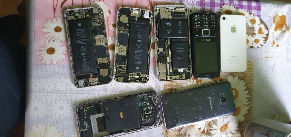 Iphone x defecte tot la grămadă 200 lei