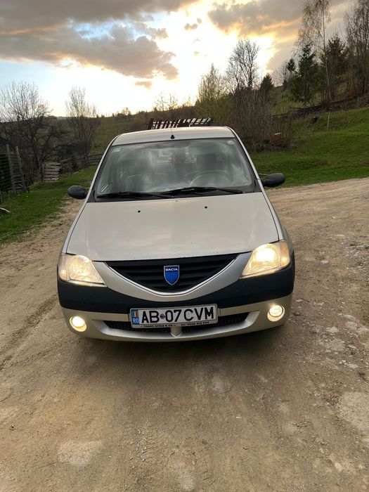 Vând Logan 1.6benzina