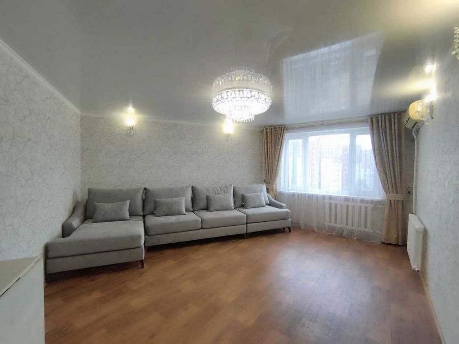Продается 4 комнатная квартира, 8 м-он, с отличным ремонтом