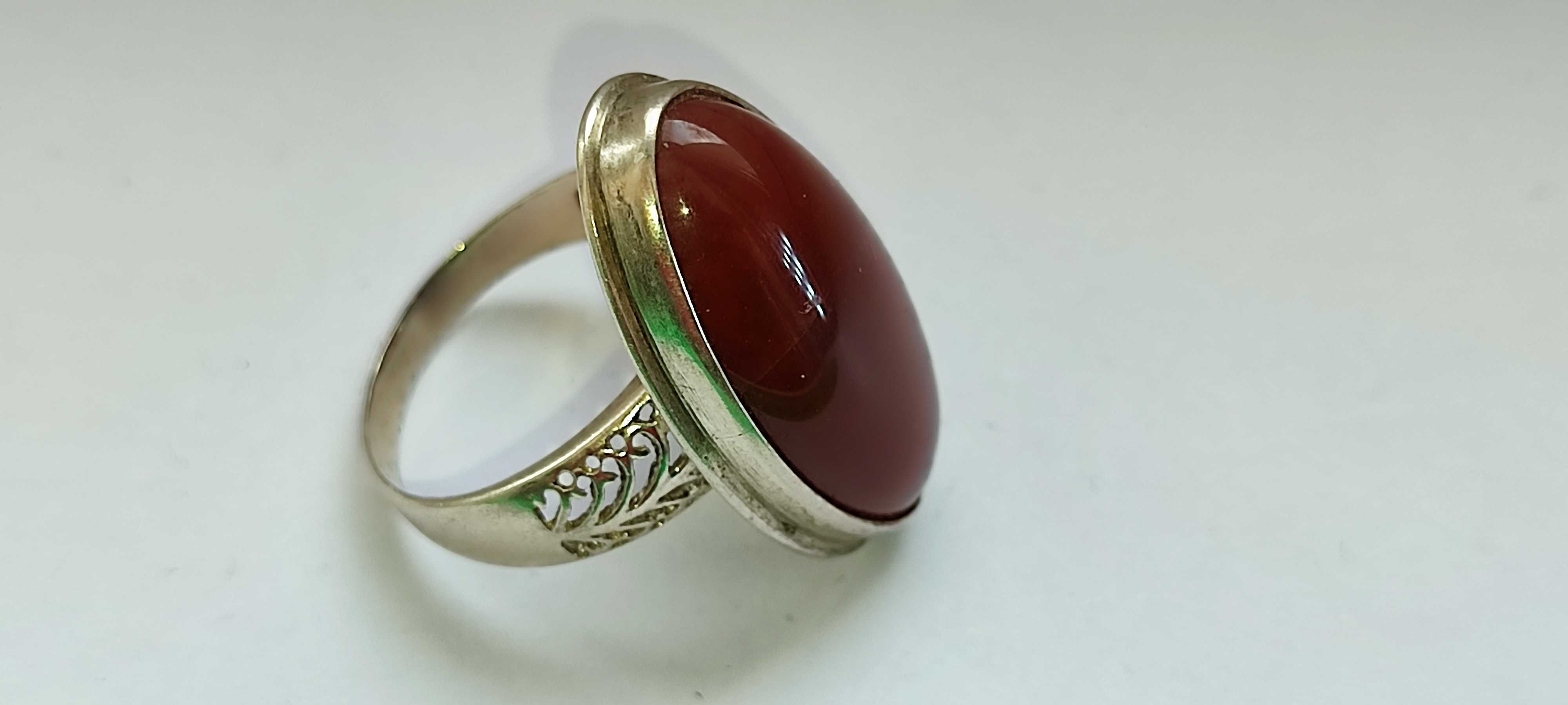 Красивое оригинальное серебряное кольцо с крупным камнем СЕРДОЛИК