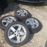 16"  оригинални алуминиеви джанти за Kia/Hyundai.
Без крив