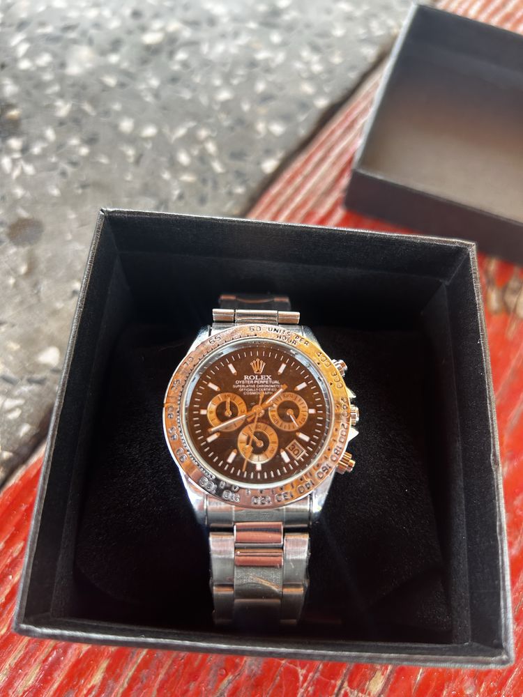 Часовник rolex.