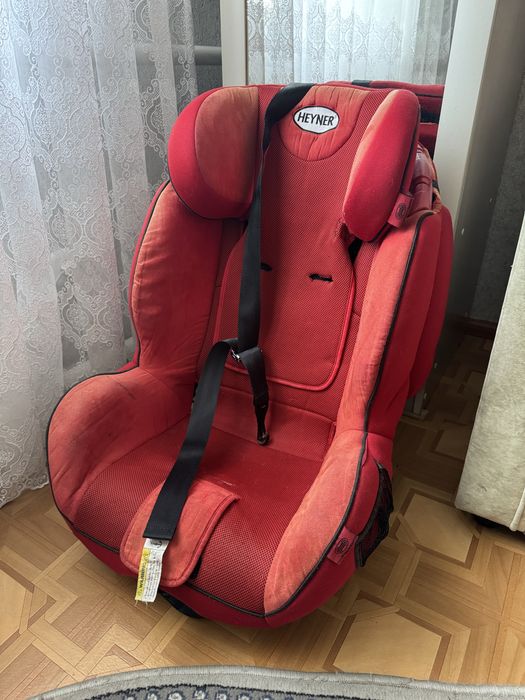 Продам детское автокресло Heyner