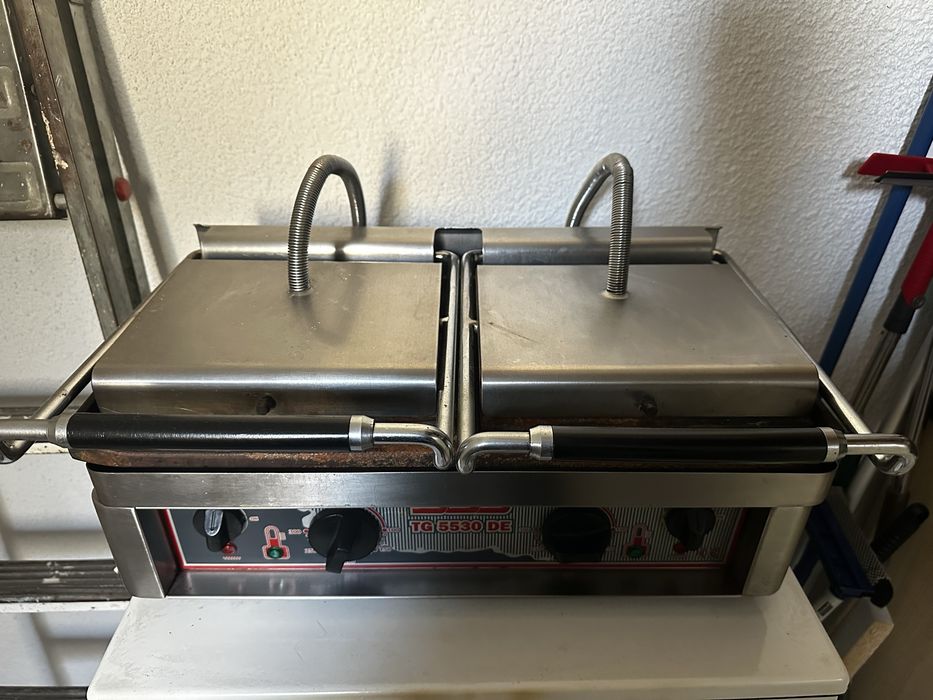 Професионална скара/контактен грил SSS TG 5530 DE