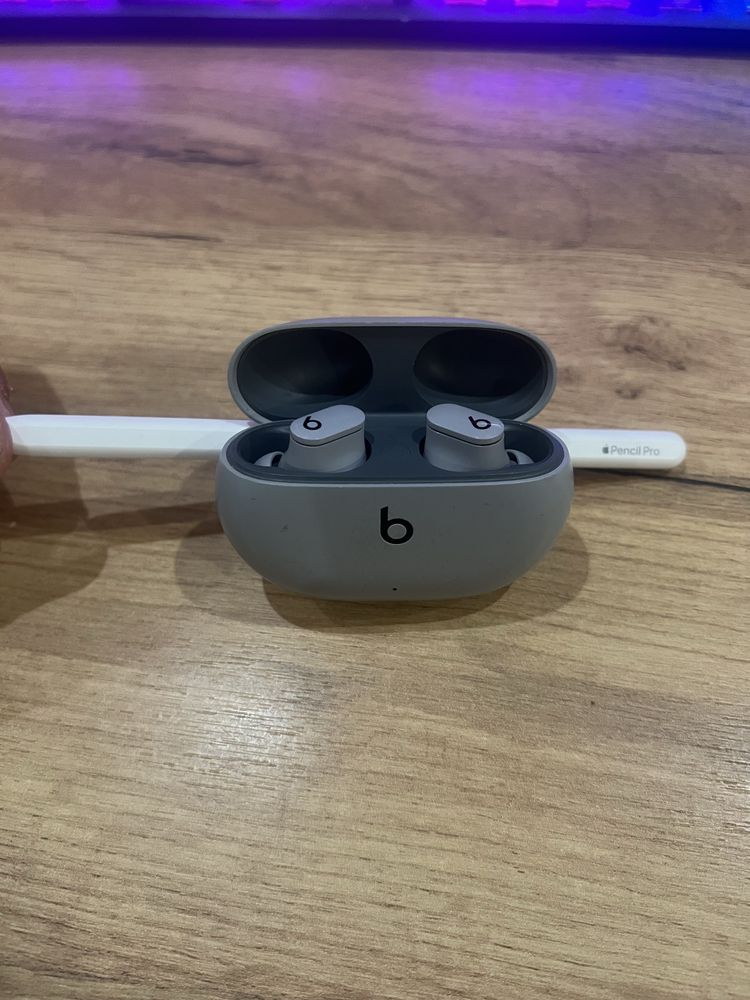 Beats Studio Buds