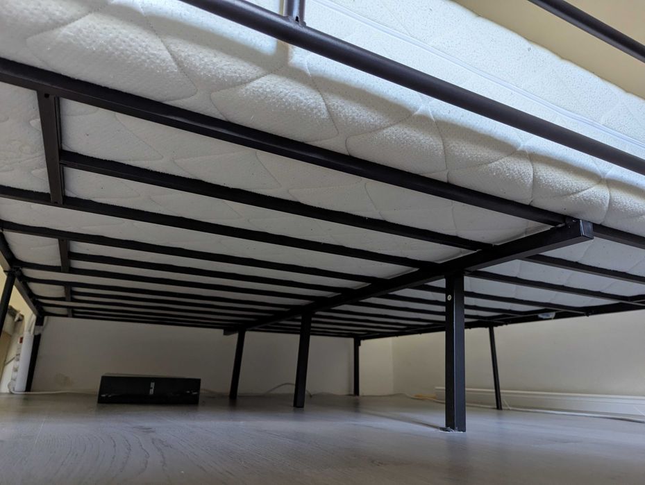 Pat metalic negru 160 x 200 (fără saltea)