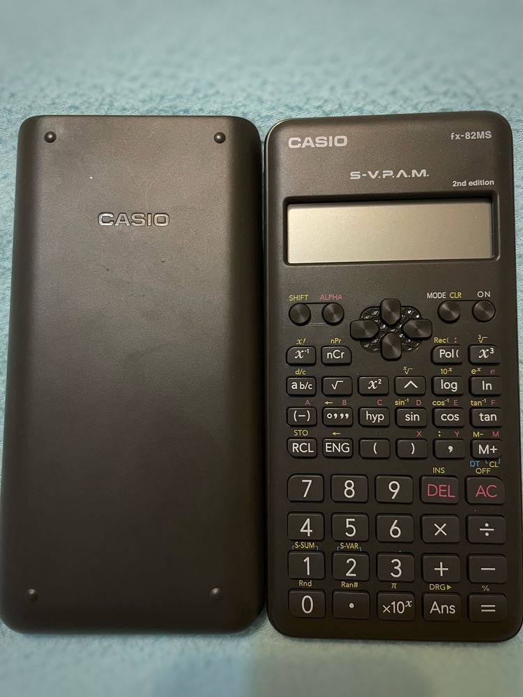 Калкулатор научен CASIO FX-82MS