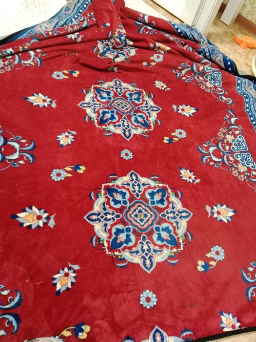 Красивый легкий ковер