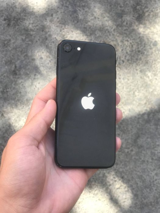Se 2020 64gb.