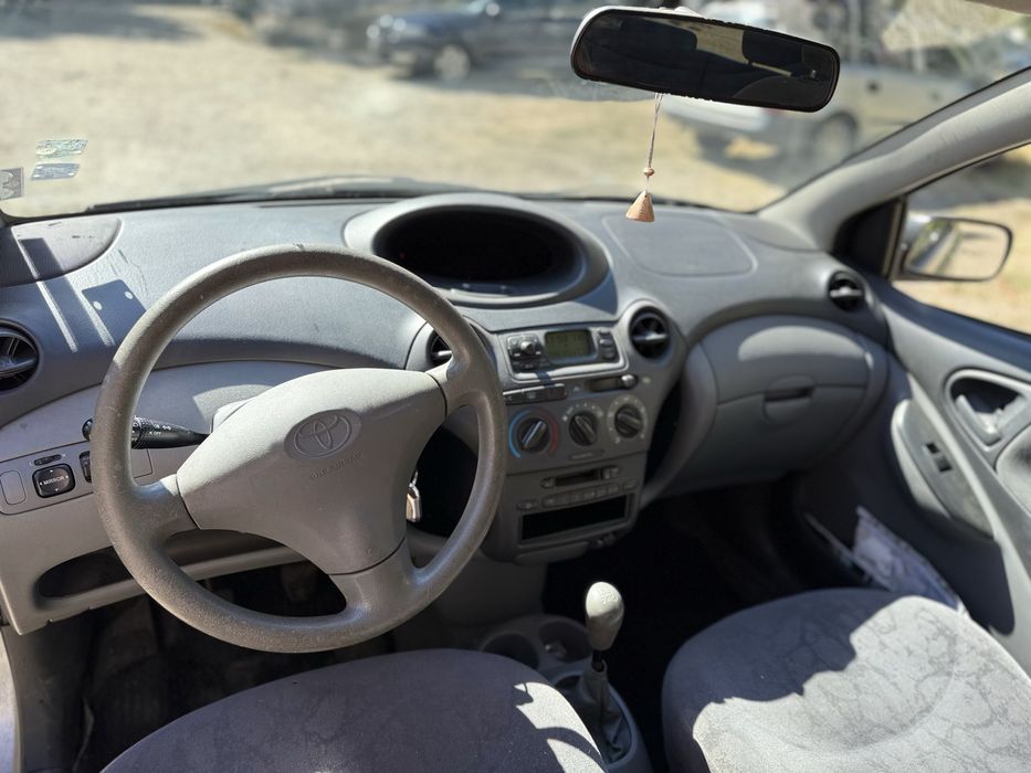 Продава Toyota yaris 2002- 187000 км