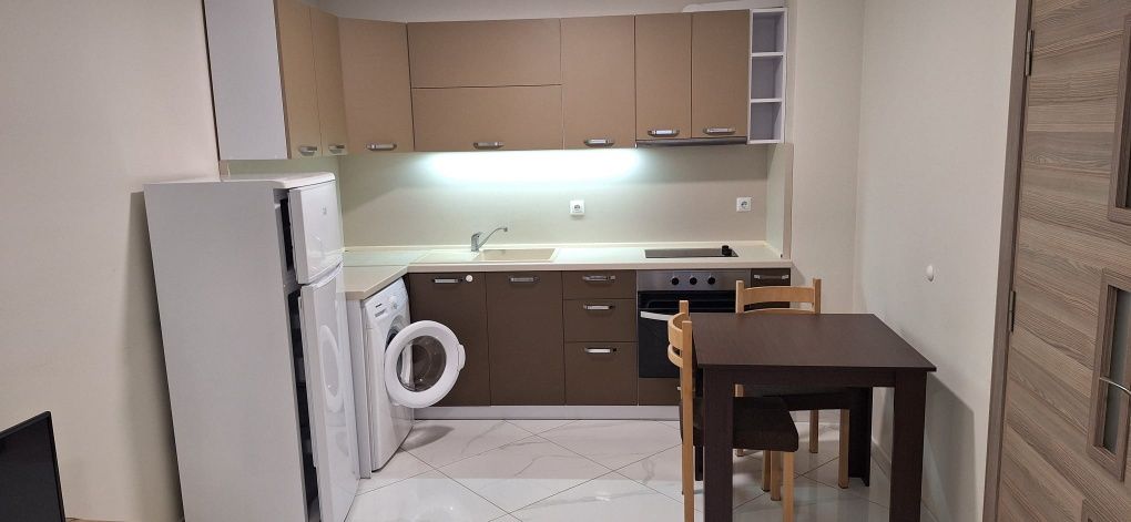 Дава се под наем Двустаен апартамент в Разград, Център - 50 кв.м за 331.5 € - Снимка #4