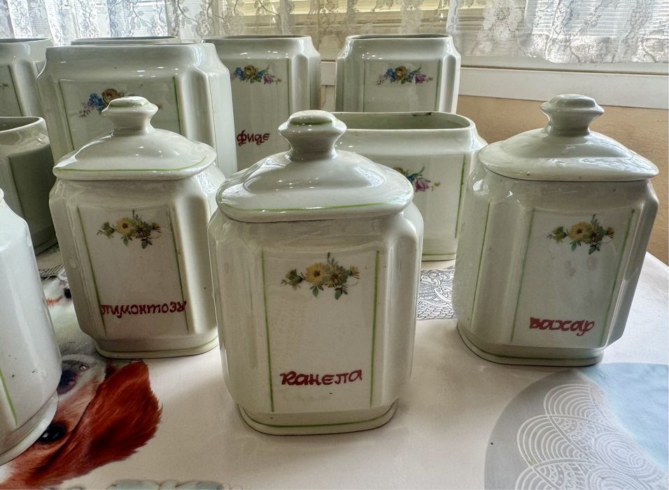 Порцеланов сервиз за подправки