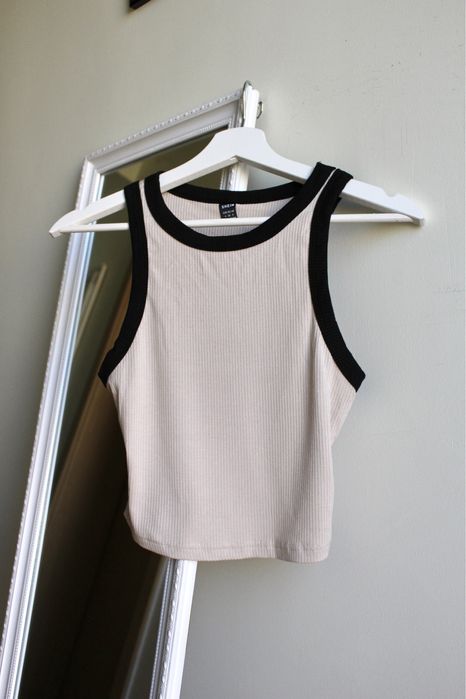 Top bej SHEIN, nou fara eticheta