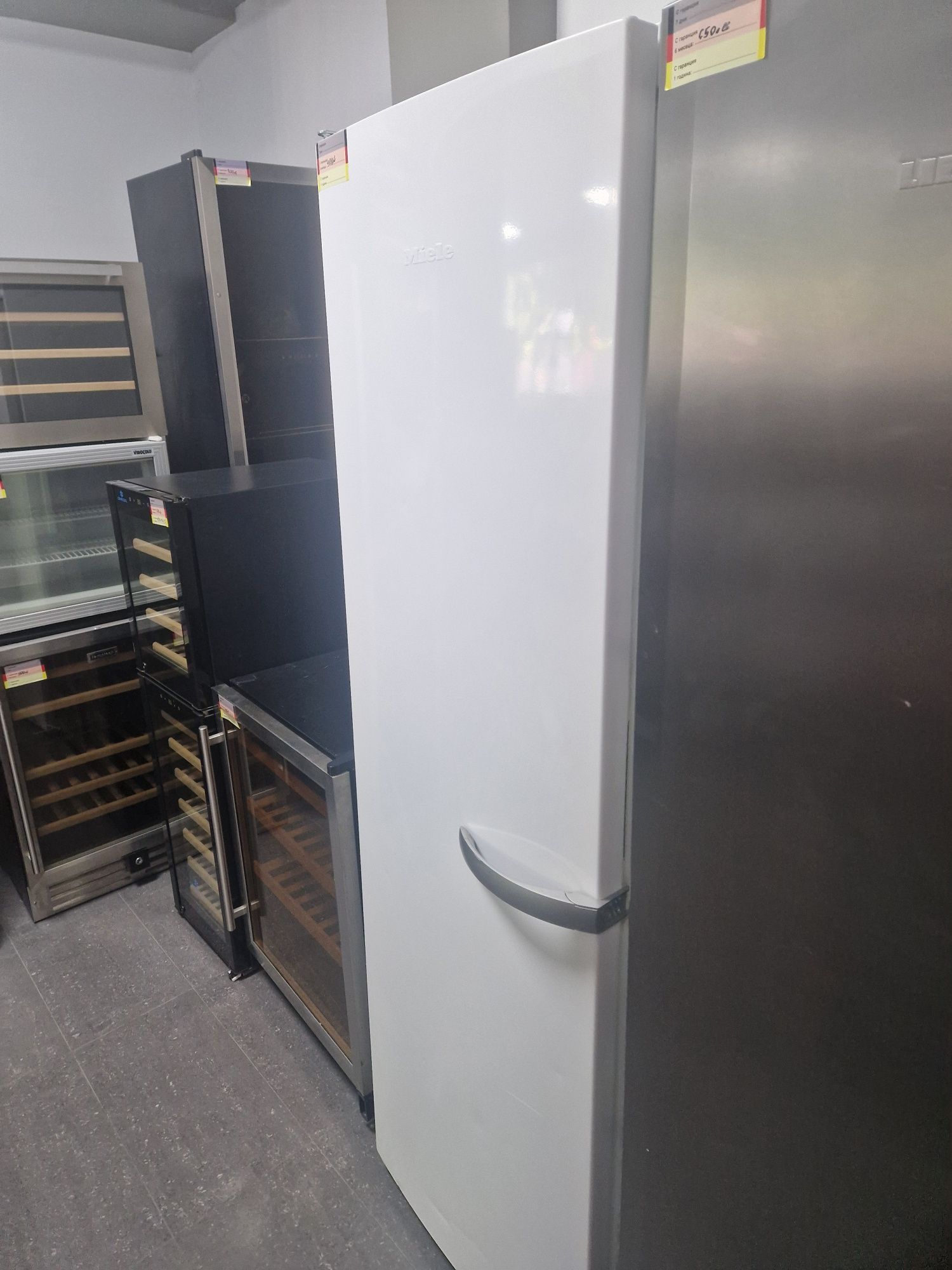 Хладилник охладител Miele A++