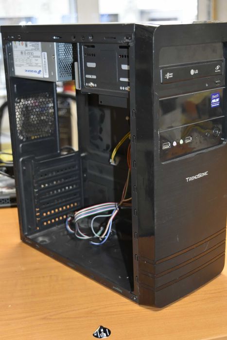 Кутия и захранване - бонус двд и хард диск