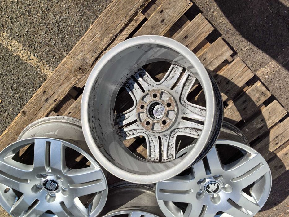 15 цола 5 х 100 мм Фолксваген / Шкода / Сеат / АУДИ - 6 Инча / ЕТ 38