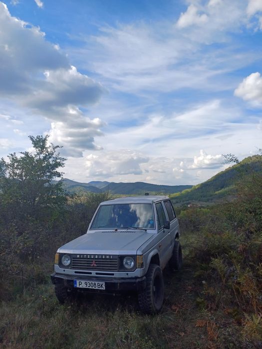 Vând mitsubishi pajero mk1 2.5