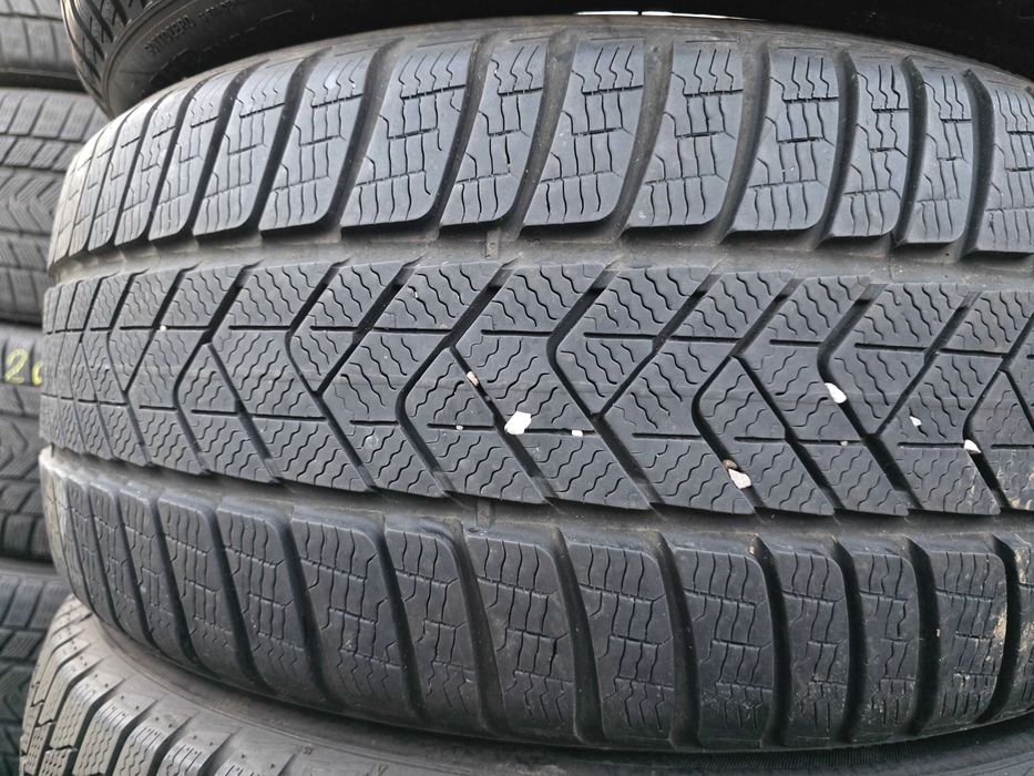 2бр Зимни гуми 255 40 20 - Pirelli - Tesla - DOT 2022