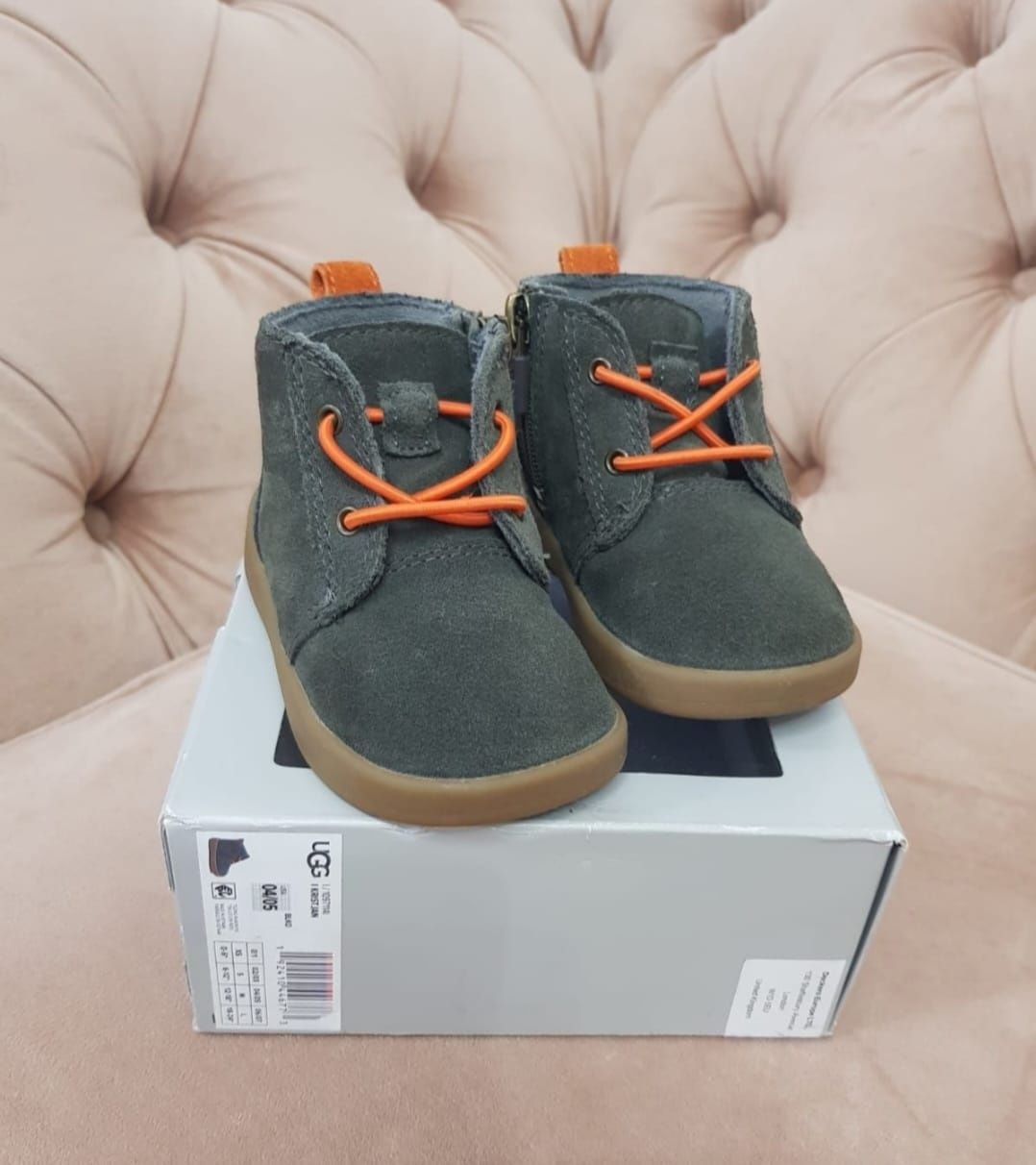 UGG marimea M 12-18 luni