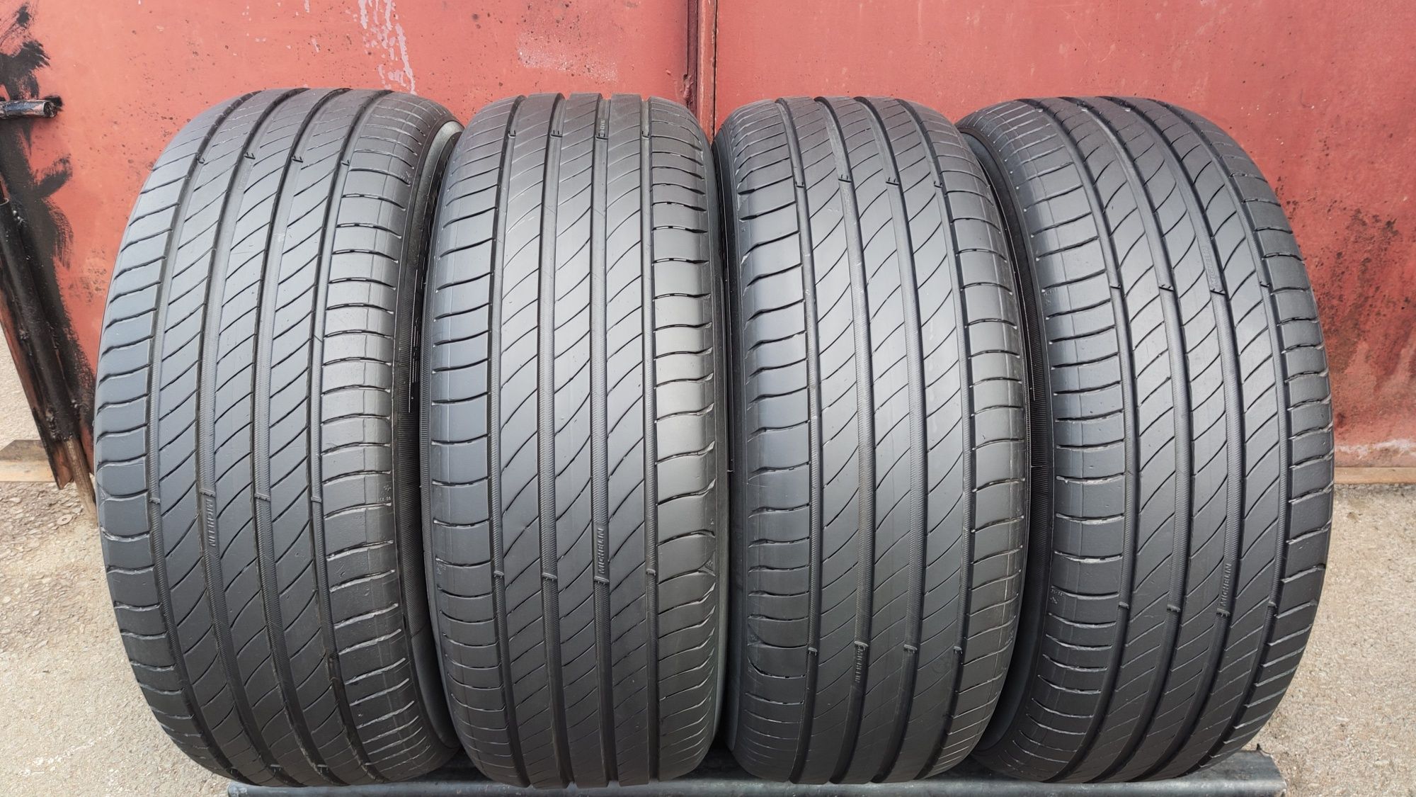 4бр. летни гуми 195/55/16 Michelin Primacy 4,S1
dot23
7mm
Много добро