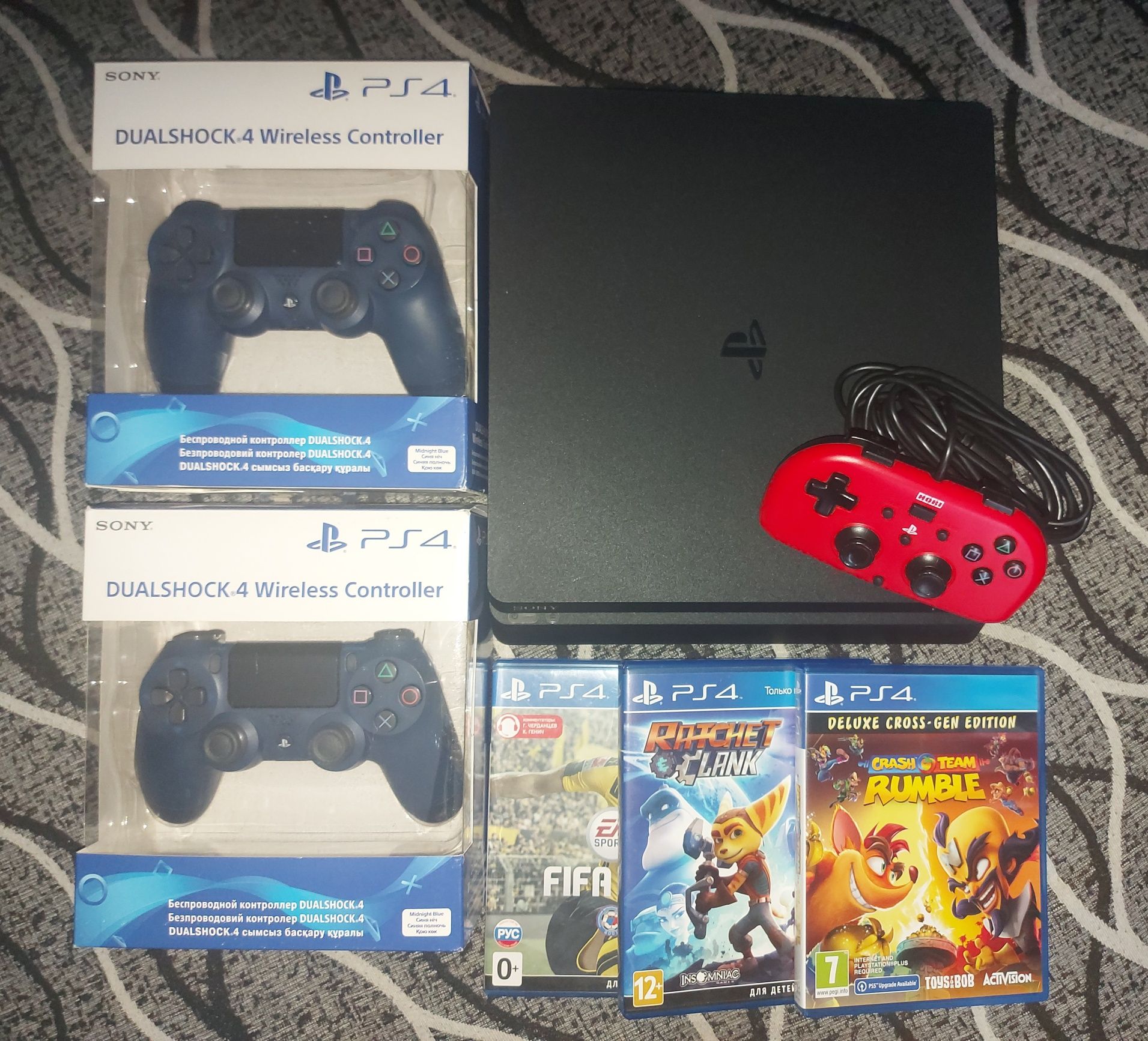 PlayStation 4 Slim с играми PS4 (1 Tb)