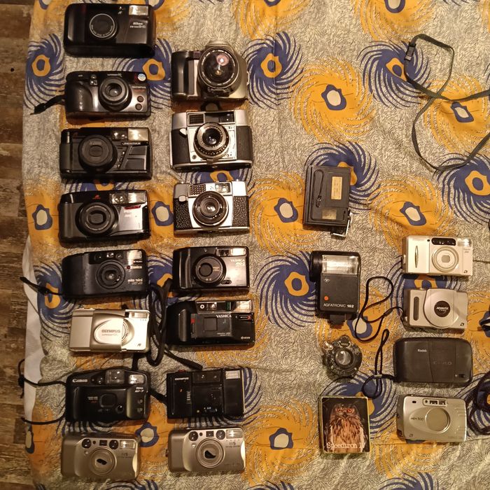 Pachet aparate foto pe film de 35mm pentru piese sau reparat