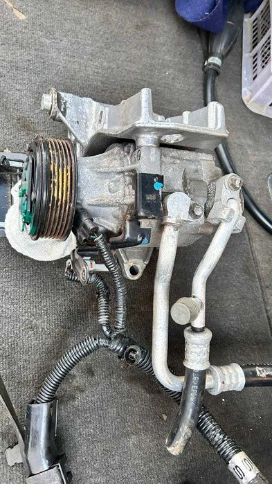 Продам компрессор на автокондиционер Субару