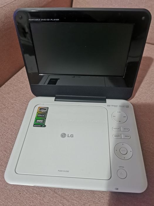 DVD portabil LG folosit