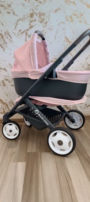 Много запазена количка за кукли Maxi Cosi