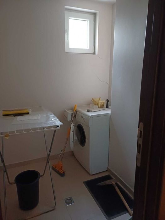 Отдава под наем тристаен апартамент