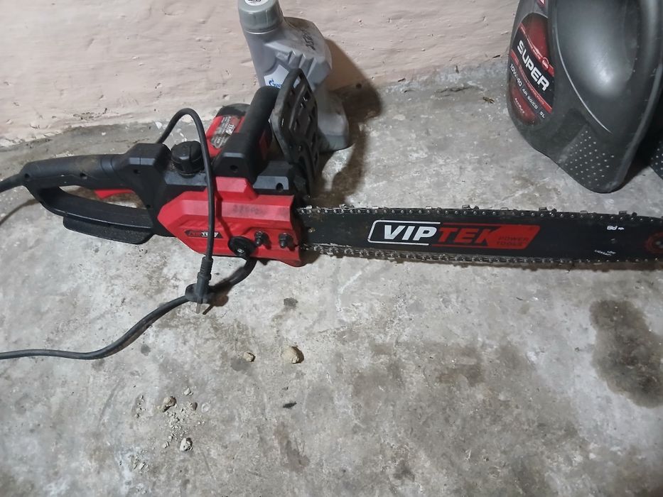 Продам электрическую пилу