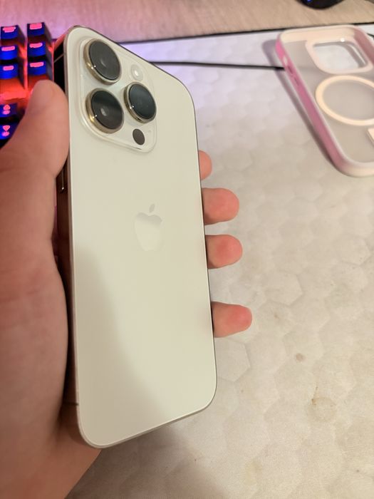 Vand Iphone 14 Pro Gold