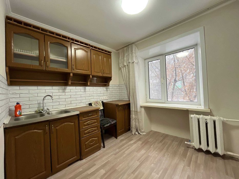 Продам 2-х, по Чернышевского, 2 этаж