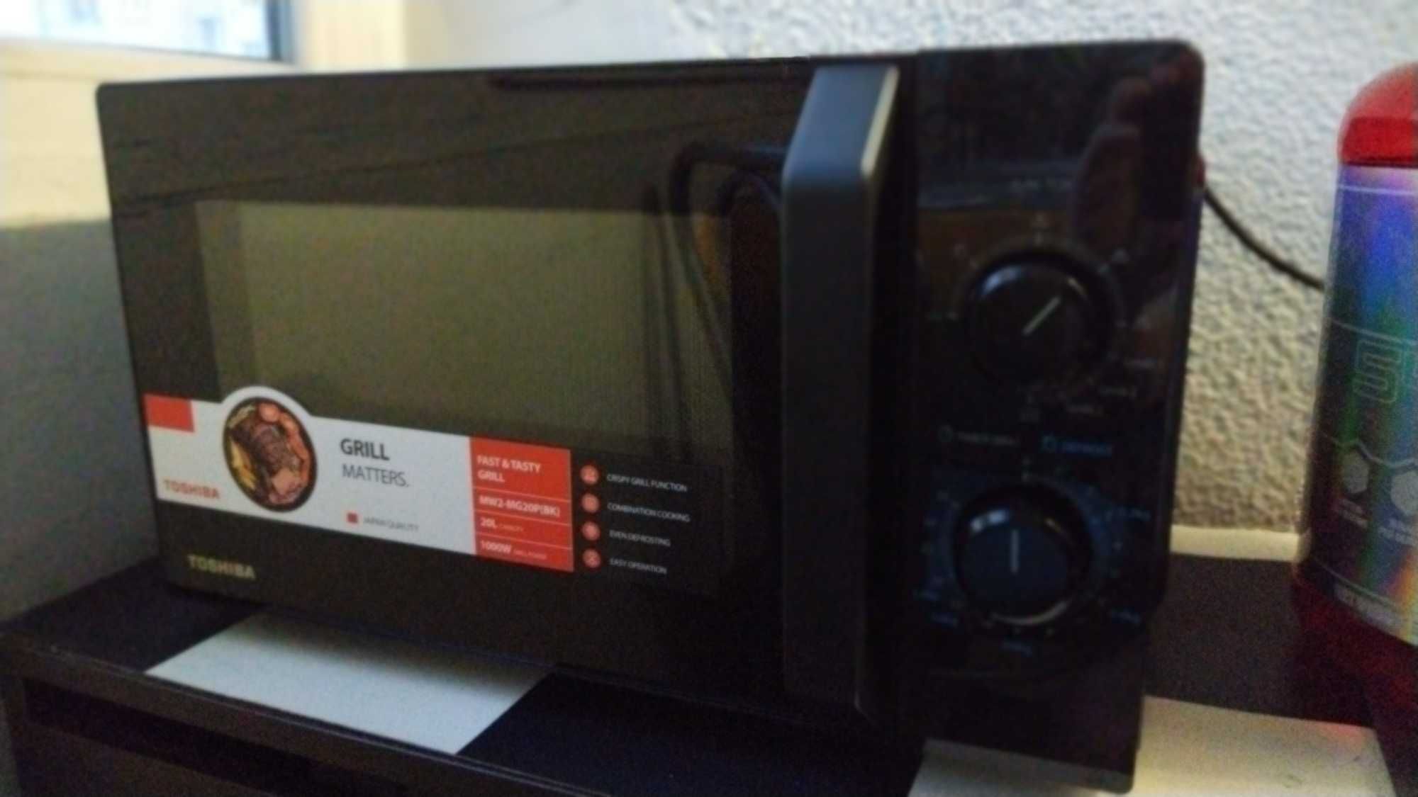 Микровълнова фурна Toshiba, 20 л, 800W, 9 програми, Grill