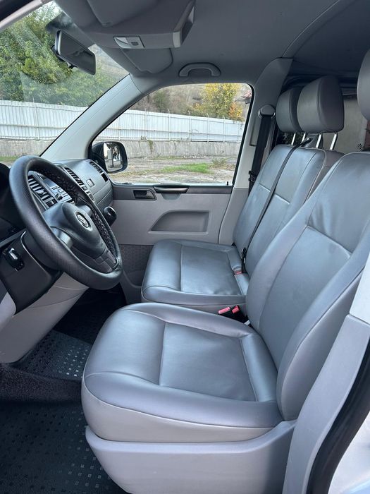 Vând vw transporter t5 8+1 locuri. 2.0 tdi. Euro 5