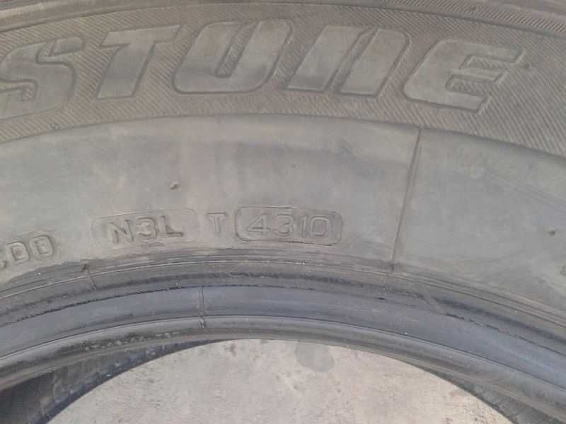 Шины 235/60 R17 - "Bridgestone Blizzak LM-25" (Испания), всесезонные.