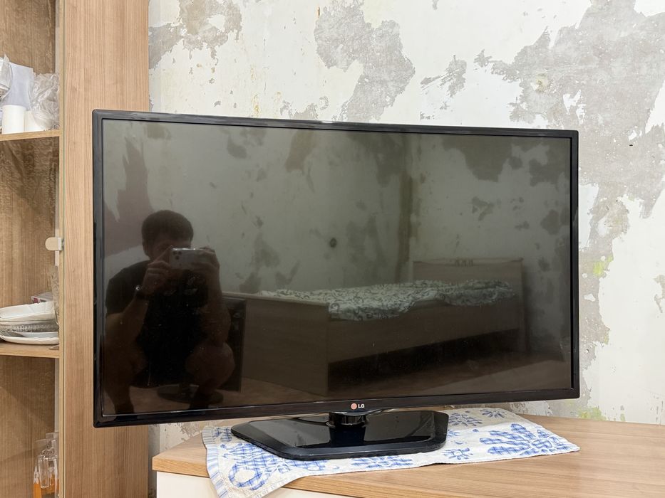 Телевизор LG 42 дюйма
