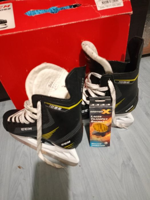 Кънки за лед обувани са два пъти